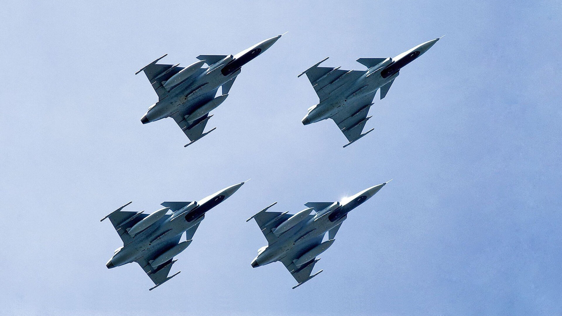 跨洋双响炮！勇士轻取热火展冠军底蕴，哈利伯顿欧冠半决赛上演美国魔术