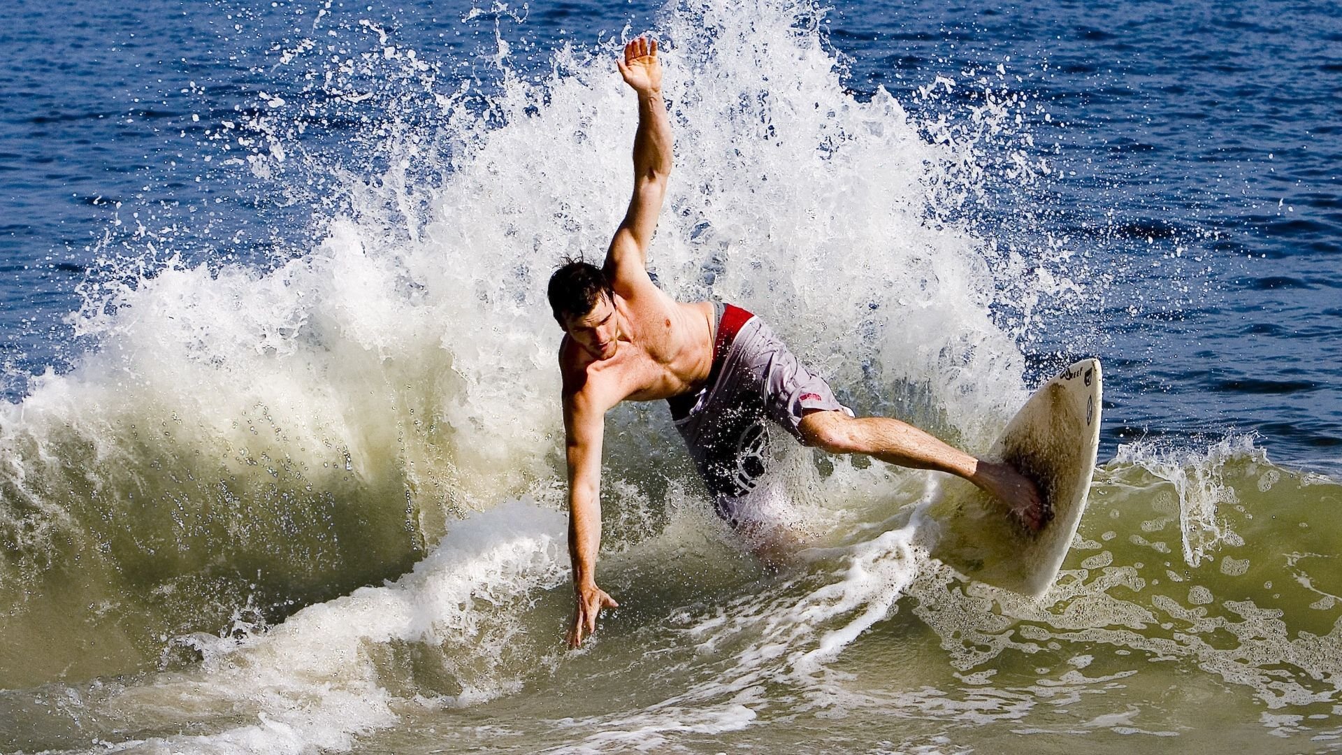 杭州武林门前的西方巨兽