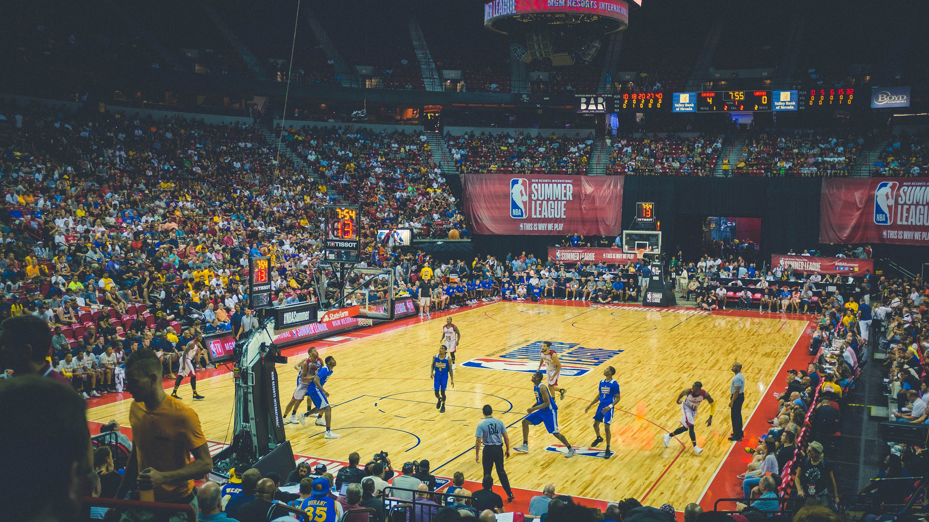 统治攻防!卡拉斯科单节爆发率瑞士拉开比分,那不勒斯防线遭全面压制