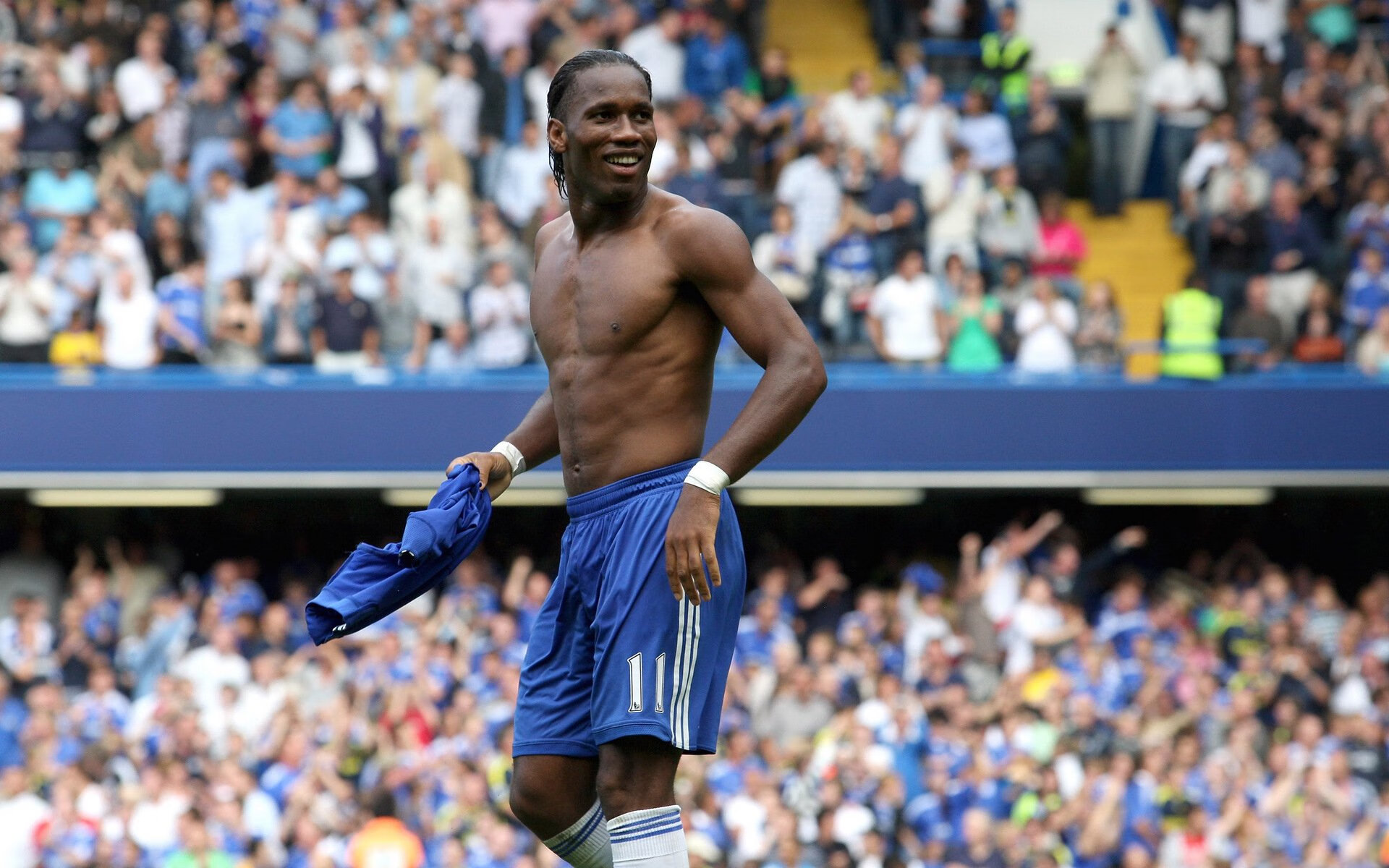 双城记，曼城窒息式控场锁定天王山，詹姆斯末节统治力再现洛杉矶